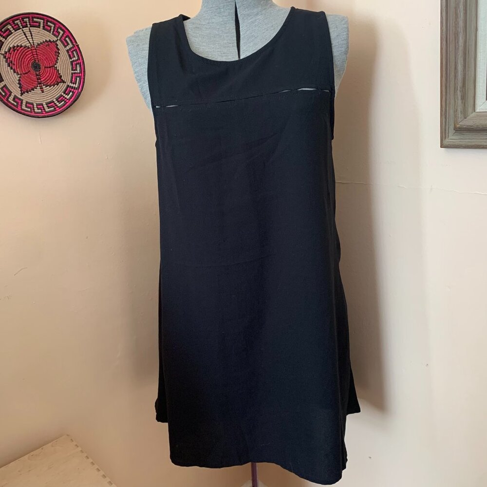 Black Swing Dress Sz M Mini Lined Side Pockets Neckline Slits LBD Classy Minimal - Picture 1 of 7